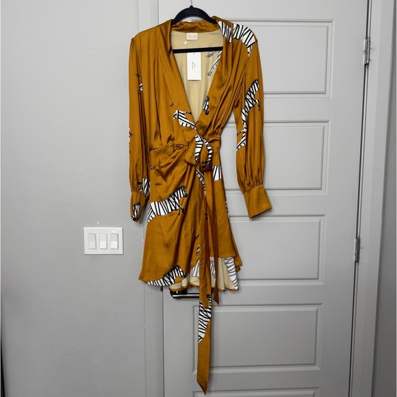 NWT! ⭐️ SukiSo Gold Elsa Wrap Dress in Zebra - Picture 2 of 16